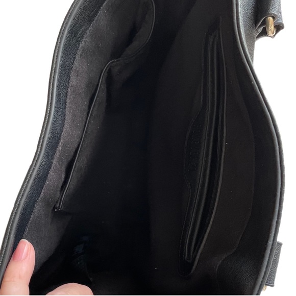 🎉FREE with 3+ items purchased🎉 FOREVER 21 Vegan Leather Bag - Picture 11 of 14